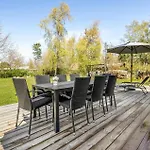 4 Bedroom Awesome In