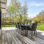 Prázdninový dům 4 Bedroom Awesome In